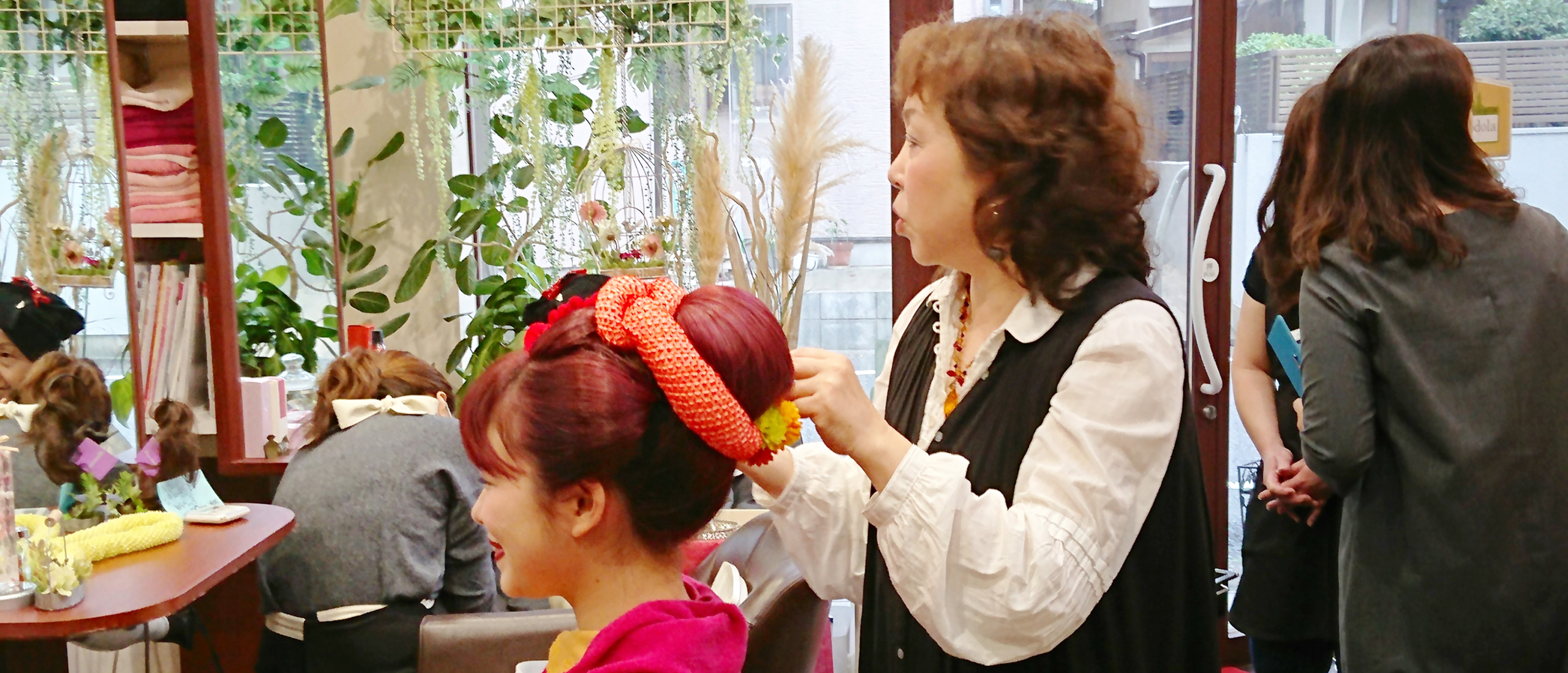 着付けとヘアーセット中